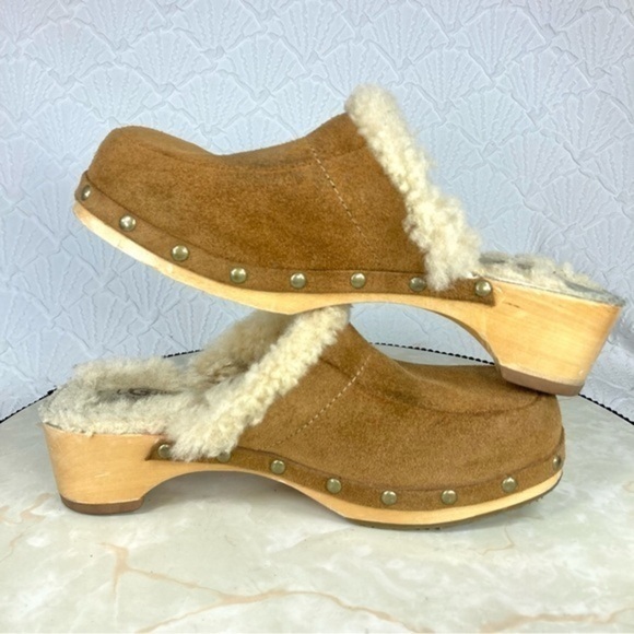 UGG Mules Womens Size 5 Tan Suede Australia Kalie Sheepskin Studded Wooden Clogs - Picture 10 of 13
